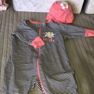 Newborn long sleeve onesie zip up